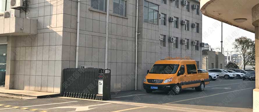 銘科人員趕赴國網(wǎng)東臺(tái)供電公司進(jìn)行設(shè)備交付